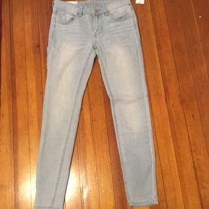 Rue 21 Light Wash Mid Rise Jegging